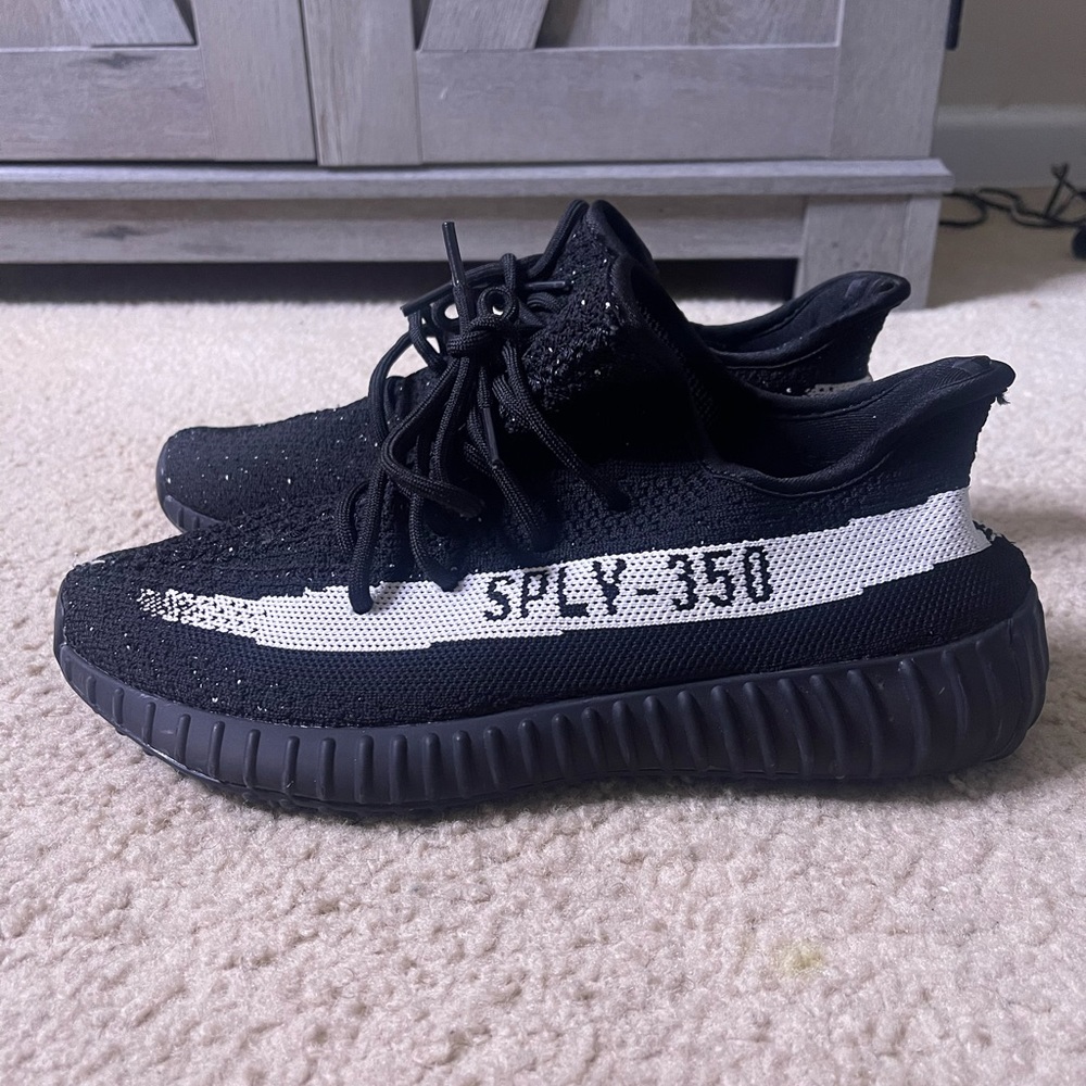 Adidas Yeezy Boost 350 V2 Core Black White
